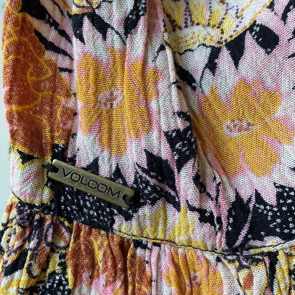 Volcom - Picture 8 of 10